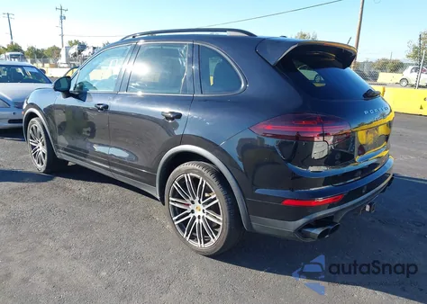 2016 Porsche Cayenne Turbo z USA, uszkodzony, nr VIN WP1AC2A29GLA89324